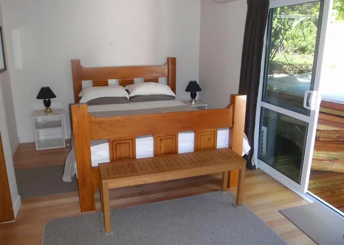 Beach Front Studio, Palms - Tapu Bay Studio