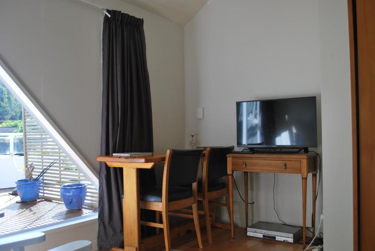 Front Studio, Palms - Tapu Bay Studio Holiday home